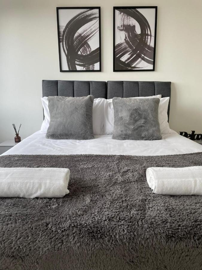 Premier Suite- Bedford City Centre With Free Gym & Parking Luaran gambar