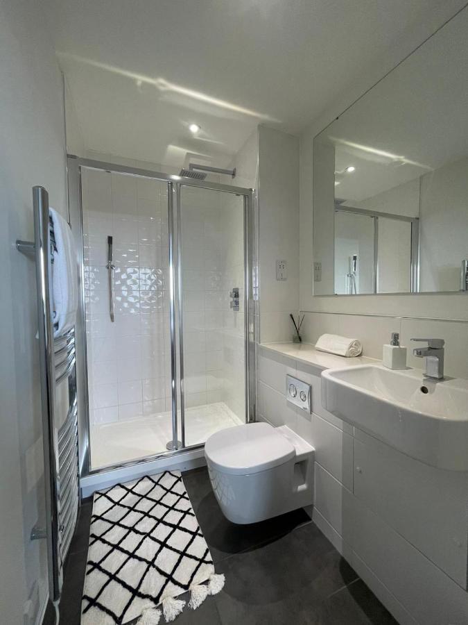 Premier Suite- Bedford City Centre With Free Gym & Parking Luaran gambar
