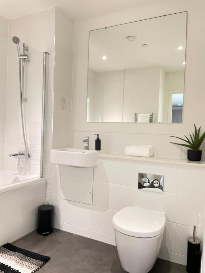 Premier Suite- Bedford City Centre With Free Gym & Parking Luaran gambar